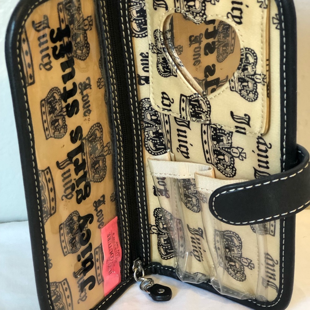 Juicy Couture Felt Brush Wallet - Picture 3 of 6